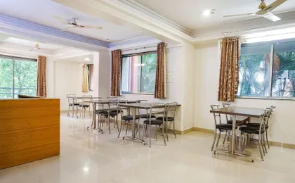Fabhotel Royal Samrat