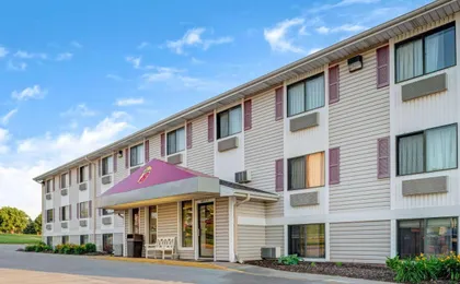 Super 8 by Wyndham Omaha I-80 West
