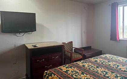 Nampa Inn & Suites