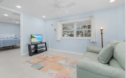 140 Barefoot Bungalow: 4br/2ba W/ Heated Pool! 4 Bedroom Home