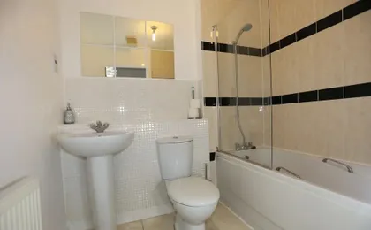 2 bed Riverview Bridge House Apartment