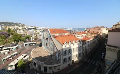 1 bedroom Suquet, 6 min from the Palais, balcony city & port view 220