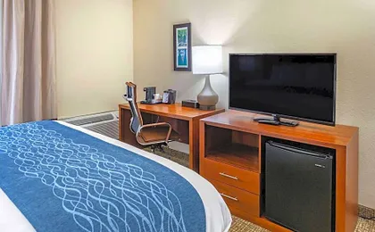 Comfort Inn & Suites Spring Lake - Fayetteville near Fort Bragg