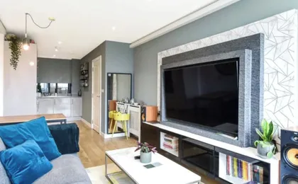Londonaprt/1bed/balcony/gym/tv/wifi