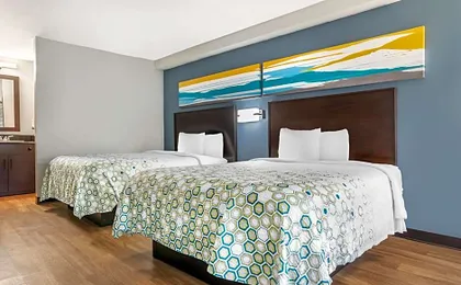 HomeTowne Studios by Red Roof Montgomery - Midtown