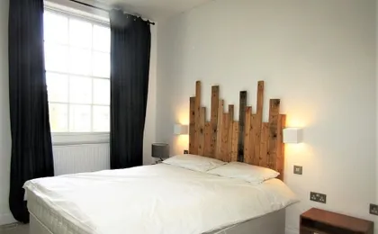 Large Private Double En-suite - 5