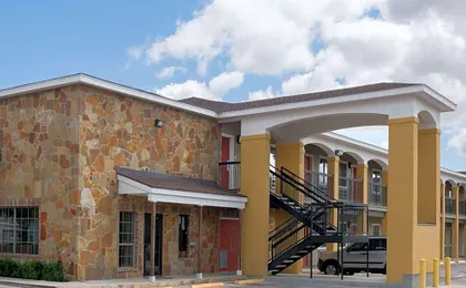 Super 8 by Wyndham San Antonio Near Fort Sam Houston