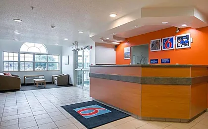 Motel 6-Sycamore, IL