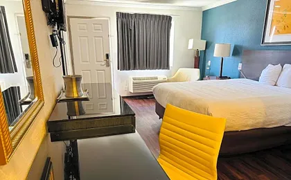Baymont by Wyndham Bakersfield