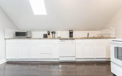 Unique Wrigleyville Gem