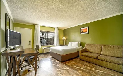 The Buena Park Hotel & Suites