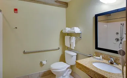 Cobblestone Inn & Suites - Brillion