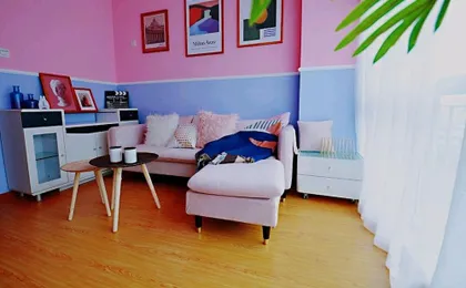 Avatar Gallery Large Queen Bed & High Rise View