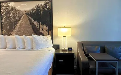 The Orchard Hotel Ukiah Wine Country Free Breakfast, Pool, & Hot Tub