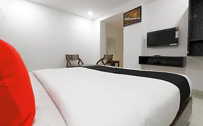 Collection O Mythri Hotel Near By ECIL, AS RAO Nagar, Sainikpuri