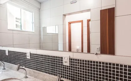The Bridge Hostel (Adults only)
