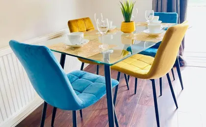 Mayfair Place - Cosy 3 Bedroom House with Free Parking