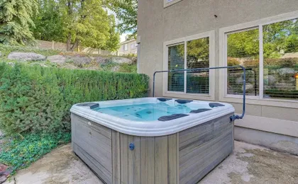 Elegant 6,300-sq-ft Family Home w/ Hot Tub in Orem