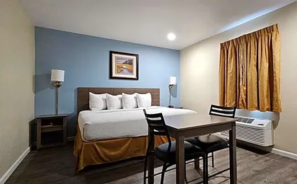 Travelodge by Wyndham Wenatchee