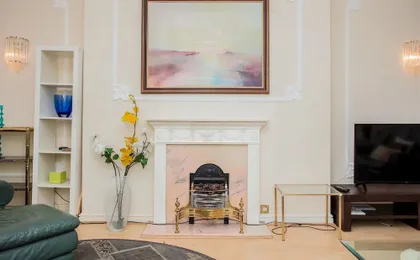 Lovely 2 Bedroom Apartment Near Hyde Park