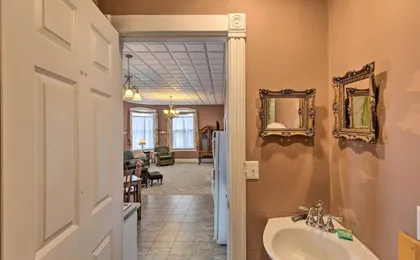 Pet-friendly Apt: Walk to Missouri River!