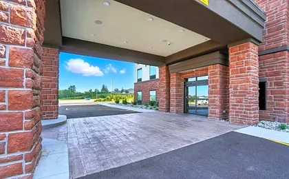 Cobblestone Hotel & Suites - Bellefontaine