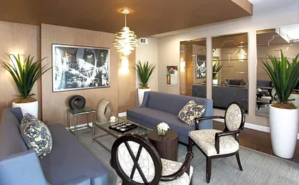 Beverly Hills Gem 1 BR Apt with Parking 218