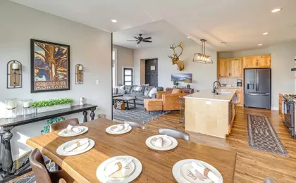 Stylish Montana Vacation Rental w/ Private Hot Tub