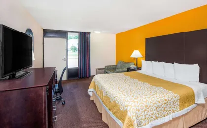 Days Inn by Wyndham Calvert City