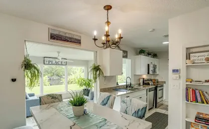 Port Charlotte Home w/ Sunroom, Grill & Fire Pit!