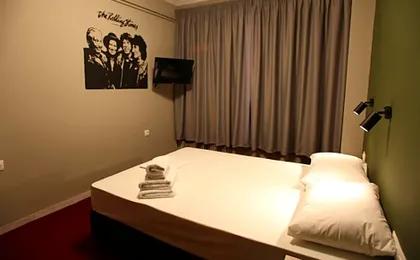 Stay Hybrid Youth Hostel