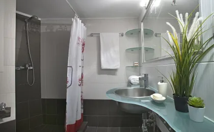 Comfortable Apartment at the Foot of the Odeon of Herodes Atticus