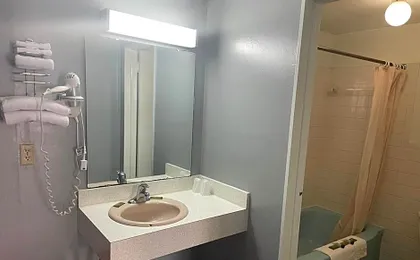 Acorn Motel