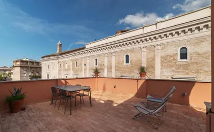 Apartment with Terrace in Via Del Pellegrino - Fromhometorome