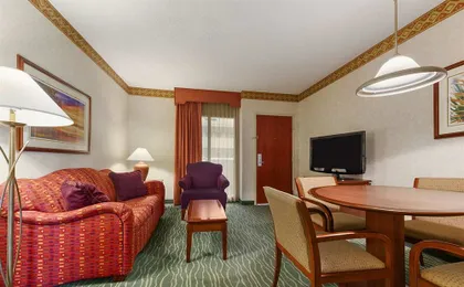 Embassy Suites by Hilton Tampa USF Near Busch Gardens