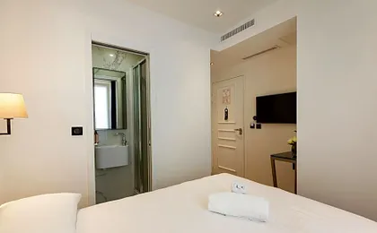 HOTEL AU COEUR DE REPUBLIQUE
