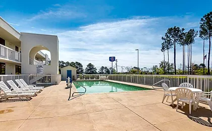Motel 6-Newnan, GA