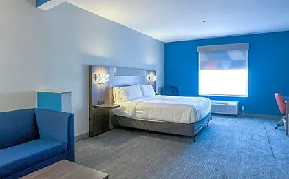 Holiday Inn Express Hotel & Suites Ennis By IHG
