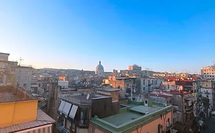 Sunny Suite Napoli - Jacuzzi Romantic Rooms near Central Station & Historic Center