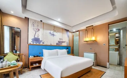 Elong Anyun Hotel (Shanghai Lujiazui Minsheng Road Subway Station)