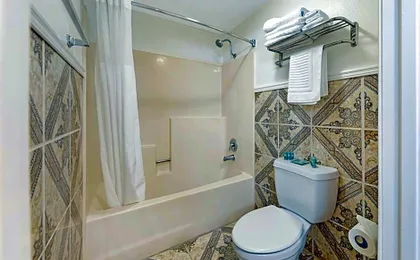 Best Western Harbour Inn & Suites Huntington - Sunset Beach