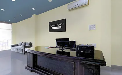 Super Townhouse Cherlapally Bus Terminal Formerly Hotel Chakripuram