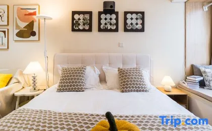 Qiya Apartment (Shanghai New International Expo Center Longyang Road Subway Station Branch)