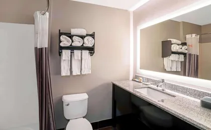 La Quinta Inn & Suites by Wyndham Lebanon