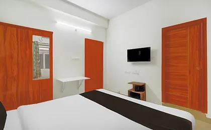 Collection O DLF CyberCity Hyderabad Formerly Key Suites