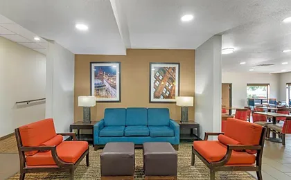 Comfort Inn & Suites Kansas City - Northeast
