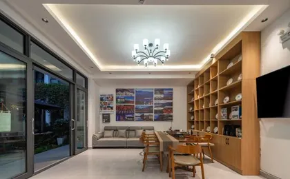 Jiumei Homestay (Gucheng South Gate)