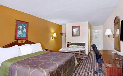 Super 8 By Wyndham Forrest City