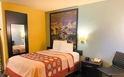 Super 8 by Wyndham Cincinnati/Springdale OH