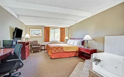 Travelodge by Wyndham Iowa City
